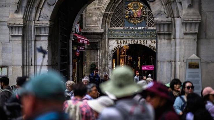 Yüzyılların ticaret merkezi Kapalıçarşı turistlerin gözdesi olmayı sürdürüyor
