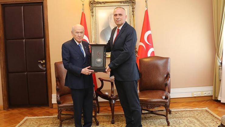 Özel Harekat Başkanı Hayal, Devlet Bahçeli'yi ziyaret etti Özel Harekat Başkanı Hayal, Devlet Bahçeli'yi ziyaret etti