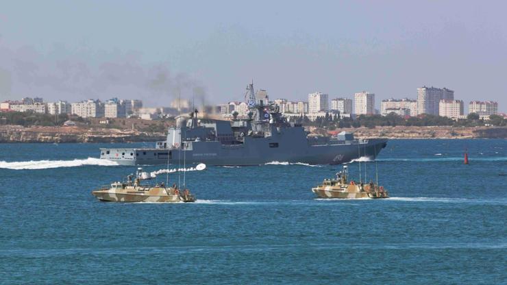 Manş Denizi’nde tehlikeli yakınlaşma: Rus savaş gemisi İngiliz yatına uyarı ateşi açtı