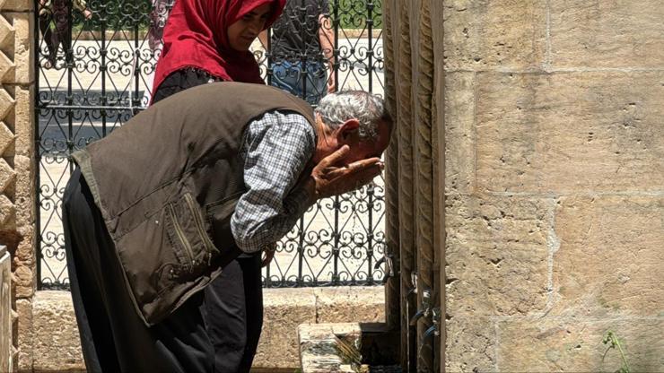 Şanlıurfa'da sıcak hava bunaltıyor Şanlıurfa'da sıcak hava bunaltıyor
