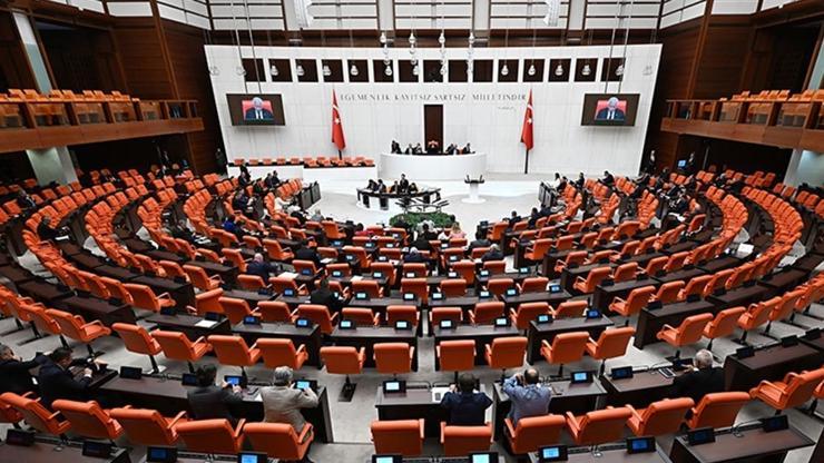 Özgür Özel ve 11 vekilin dokunulmazlık dosyaları TBMM'ye sevk edildi Özgür Özel ve 11 vekilin dokunulmazlık dosyaları TBMM'ye sevk edildi