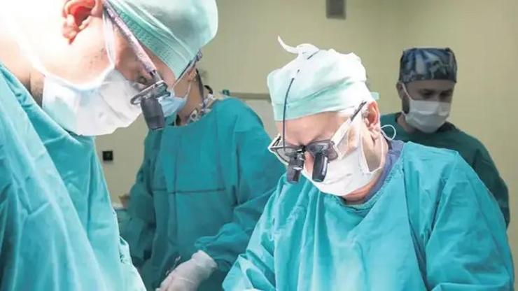 Türkiye’den Tıp Tarihine Geçen Operasyon: 8 Hayat Aynı Anda Değişti KARACİĞER NAKLİNDE Tarihi Adım... Dr. Demet Erciyes Yazdı...