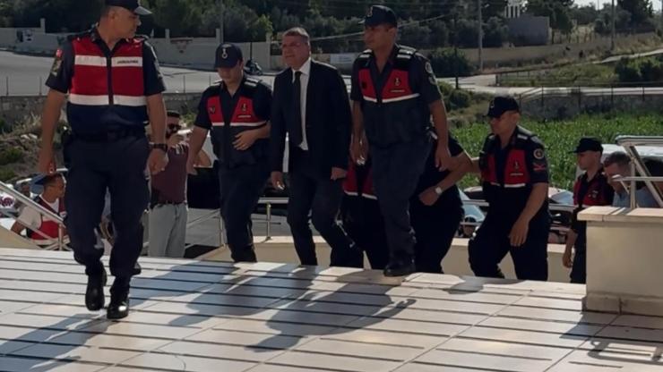 Silifke Belediye Başkanı ile 18 şüpheli adliyede Silifke Belediye Başkanı ile 18 şüpheli adliyede