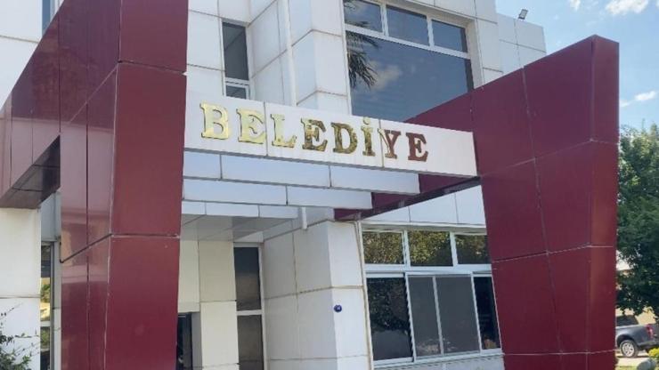 Seferihisar Belediyesi'ne 'rüşvet' operasyonu! İmar müdürü gözaltına alındı Seferihisar Belediyesi'ne 'rüşvet' operasyonu! İmar müdürü gözaltına alındı