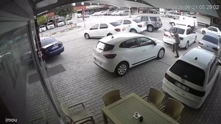 Oto galericiler sitesine kurşun yağmuru Çok sayıda araç zarar gördü