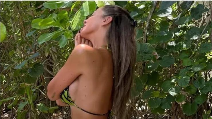 Hadise tatilde doğal haliyle gündem oldu Makyajsız paylaşımına beğeni yağdı