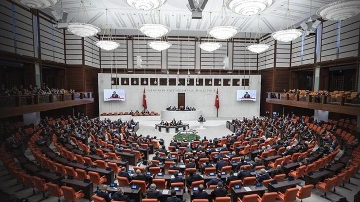 Emniyet Teşkilatı ve birçok alanda düzenleme içeren teklif Meclis’ten geçti Emniyet Teşkilatı ve birçok alanda düzenleme içeren teklif Meclis’ten geçti