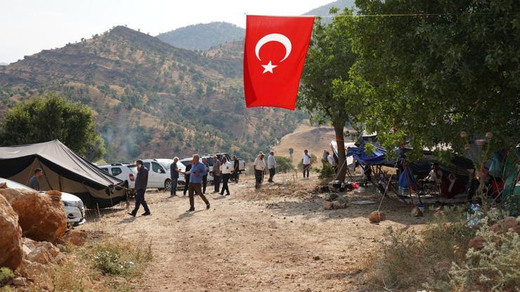 Şırnak'ta 40 aile, 32 yıl sonra geldikleri köylerine çadır kurup kesin dönüş için başvuru yaptı