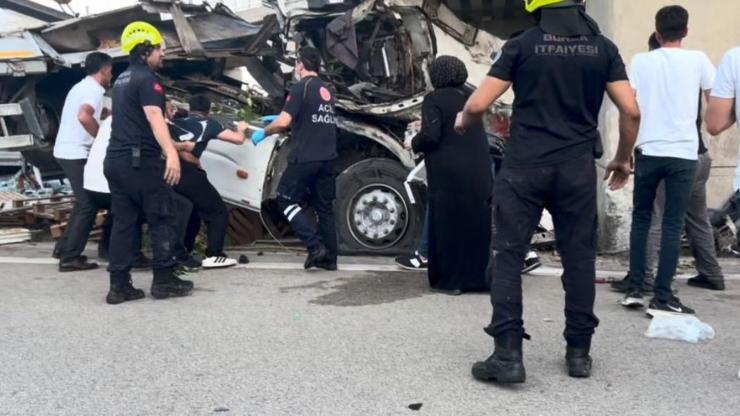 Bursada TIR şoförünü hayattan koparan feci kaza