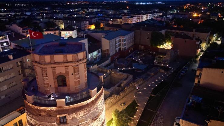 Bakan Ersoy paylaştı! Edirne'nin tarihi saat kulesi yeniden ziyarete açıldı