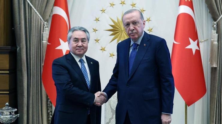 Cumhurbaşkanı Erdoğan, Kırgızistan Dışişleri Bakanı Kulubayev ile görüştü Cumhurbaşkanı Erdoğan, Kırgızistan Dışişleri Bakanı Kulubayev ile görüştü
