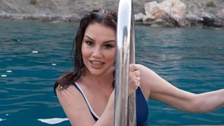 20 Kilo Verip Bambaşka Bir Görünüme Kavuşan Deniz Seki’den Cesur Tatil Paylaşımları