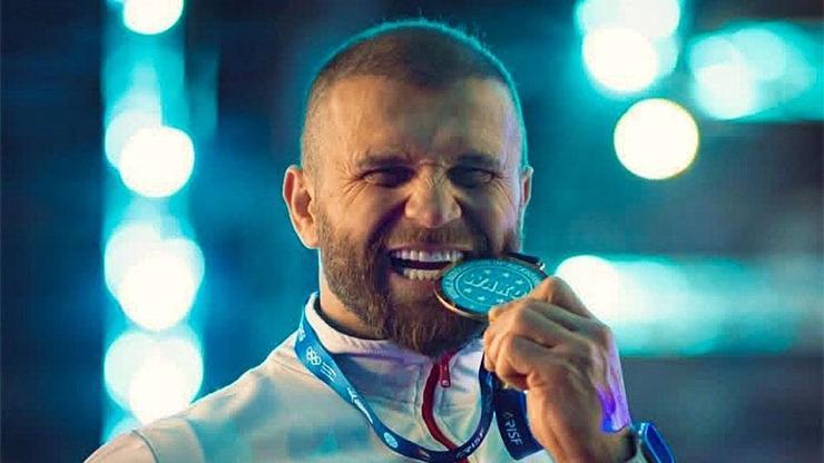 Milli sporcu hiç maç yapmadan Türkiye şampiyonu oldu Milli sporcu hiç maç yapmadan Türkiye şampiyonu oldu