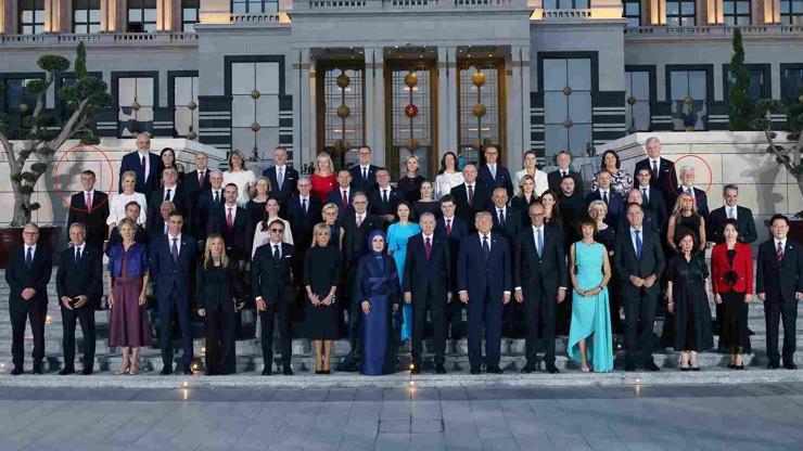 NATO aile fotoğrafında dikkat çeken mesafe: Aynı ülkeden iki lider katıldı, iki ayrı uçta durdular