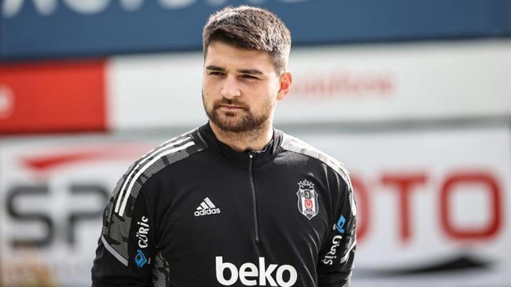 Beşiktaş'tan kaleci Ersin Destanoğlu'na veda mesajı Beşiktaş'tan kaleci Ersin Destanoğlu'na veda mesajı