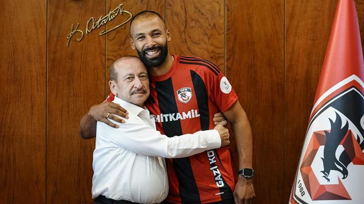 Gaziantep FK, Nazım Sangare ile nikâh tazeledi Gaziantep FK, Nazım Sangare ile nikâh tazeledi