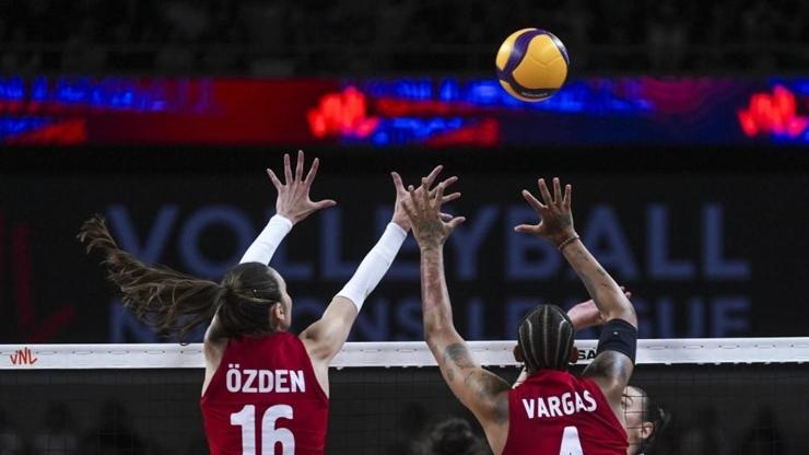 FİLENİN SULTANLARI VOLEYBOL MAÇI SONUCU: Türkiye - Japonya Maçı Kaç Kaç Bitti? Türkiye - Japonya Maç Sonucu ve Özeti