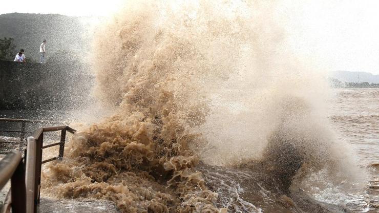 Çin'de 'Bavi' alarmı: Yaklaşık 2 milyon kişi tahliye edildi