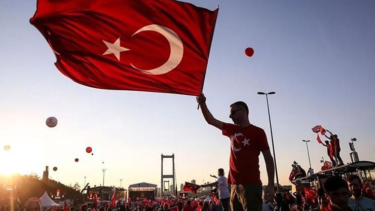 Siyasilerden '15 Temmuz' mesajları Siyasilerden '15 Temmuz' mesajları