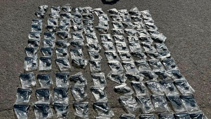 İstanbul'da yolcu otobüsünde 120 silah ele geçirildi