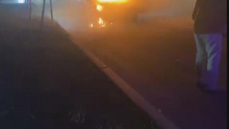 Arnavutköy'de seyir halindeki otomobil alev alev yandı