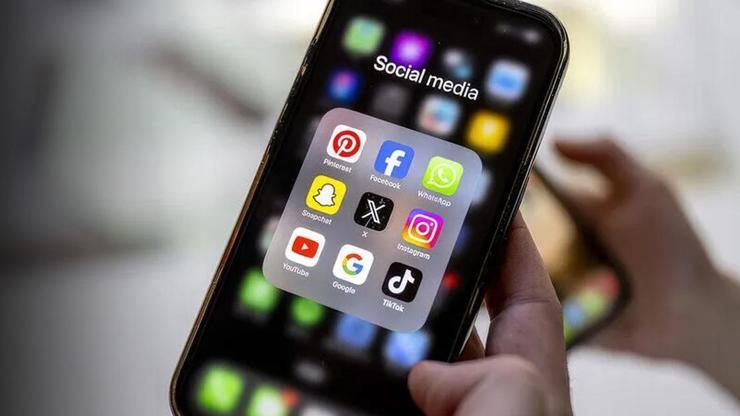 Çekyada okullarda cep telefonu dönemi kapanıyor