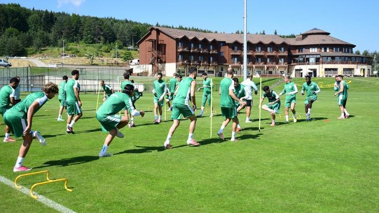 Bursaspor, Topuk Yaylası'nda çalışmalarına devam ediyor Bursaspor, Topuk Yaylası'nda çalışmalarına devam ediyor