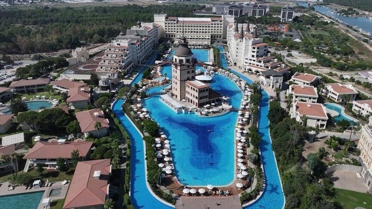 Antalya'da yabancı turist sayısı 6,5 milyonu aştı! Otellerde doluluk yüzde 100'e yaklaştı Antalya'da yabancı turist sayısı 6,5 milyonu aştı! Otellerde doluluk yüzde 100'e yaklaştı