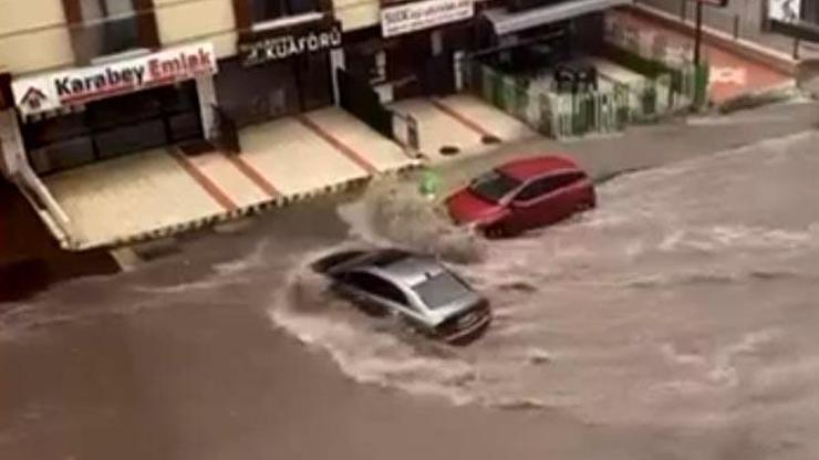 Meteoroloji başta İstanbul ve Ankara olmak üzere uyarmıştı: Sağanak sele neden oldu