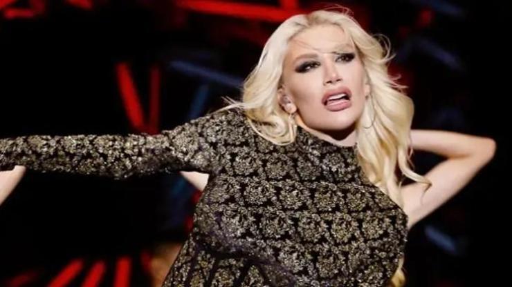 İrem Derici’nin çenesindeki şişlik gündem oldu Dolgu sanıldı, gerçek ortaya çıktı