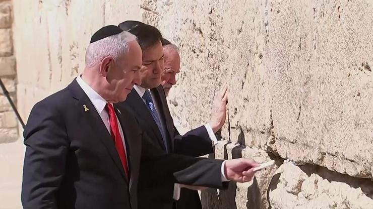 Netanyahu diken üstünde mi
