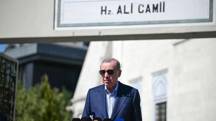Cumhurbaşkanı Erdoğan cuma namazını Hz. Ali Camisi'nde kıldı Cumhurbaşkanı Erdoğan cuma namazını Hz. Ali Camisi'nde kıldı