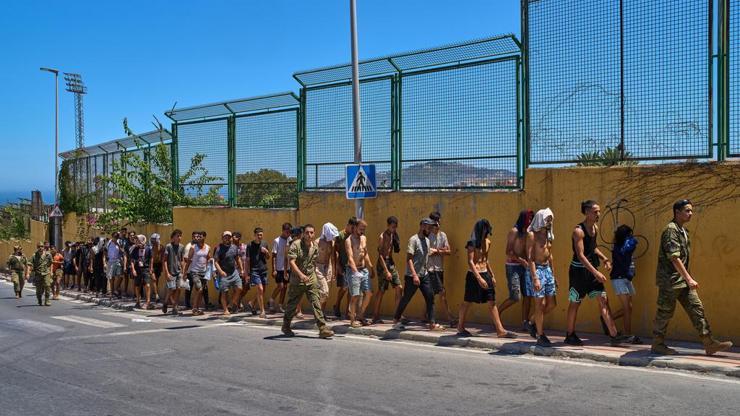 AByi karıştıran göç krizi Kritik toplantı öncesi Sanchez’e mektup…