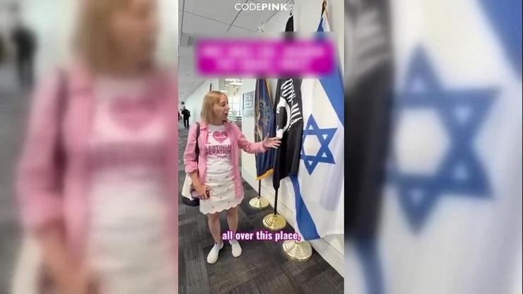 Önce Amerika mı, İsrail mi Senatörün kapısındaki bayrak kriz çıkarttı