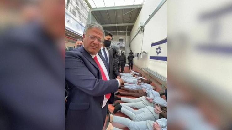 Ben-Gvir skandala doymuyor… Şimdi de Kur’an-ı Kerim toplattı