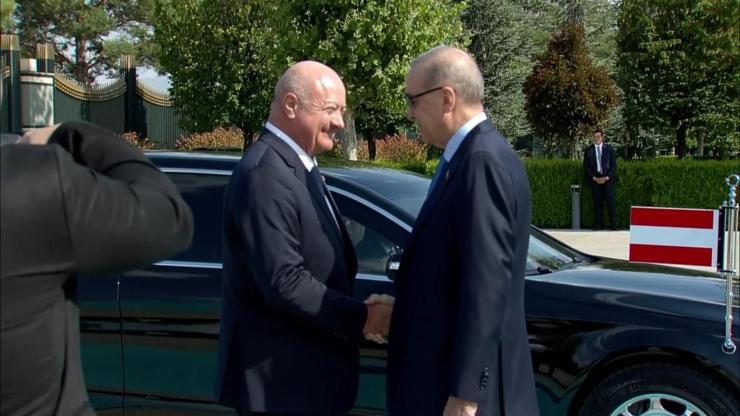 SON DAKİKA HABERİ | Cumhurbaşkanı Erdoğan, Avusturya Başbakanı Stocker'ı karşıladı