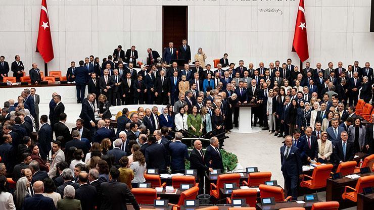 Meclis'te tarihi oylama! Terörsüz Türkiye yasası kabul edildi Meclis'te tarihi oylama! Terörsüz Türkiye yasası kabul edildi