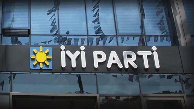 İYİ Parti'de istifa depremi