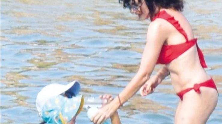 Songül Öden’den Bodrum’da Aile Tatili Kızı Sone Larin’le Keyifli Anlar