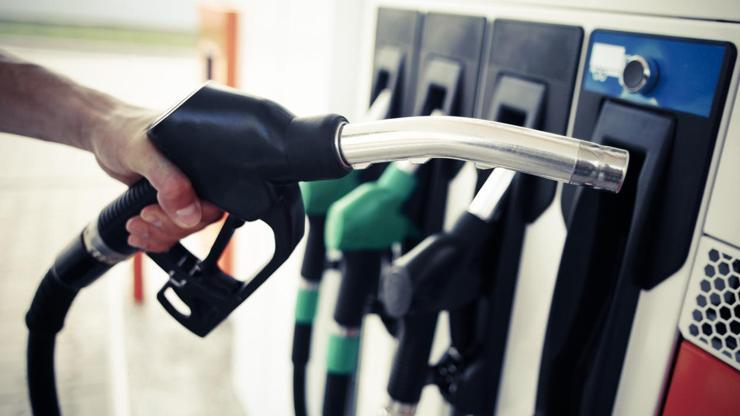 GÜNCEL AKARYAKIT FİYATLARI 14 AĞUSTOS 2026 | Benzin ne kadar, Motorin litre fiyatı kaç TL oldu Motorine dev zam