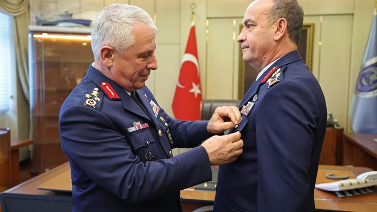 Hava Kuvvetleri Komutanlığında devir teslim