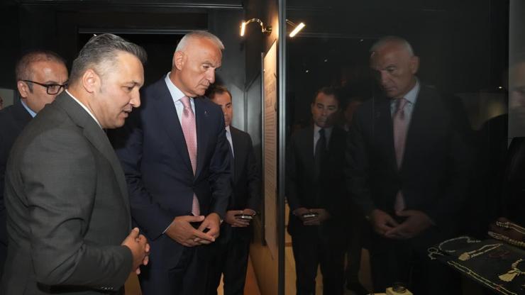 12 Bin Yıllık Tarih 550 Takıda Buluştu