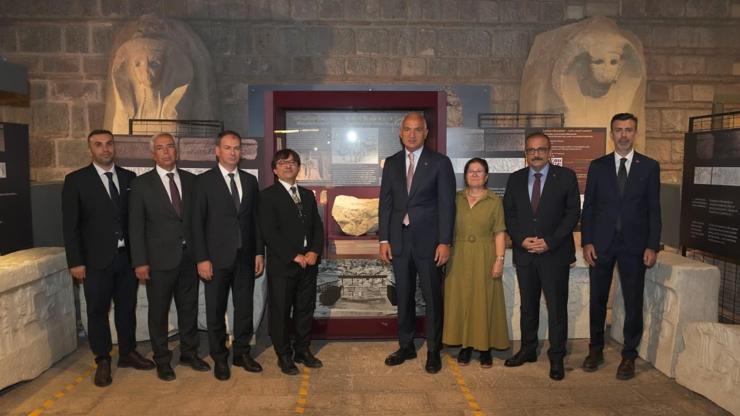 Bakan Ersoy, Hitit İmparatorluğunun izlerini taşıyan sergiyi ziyaret etti