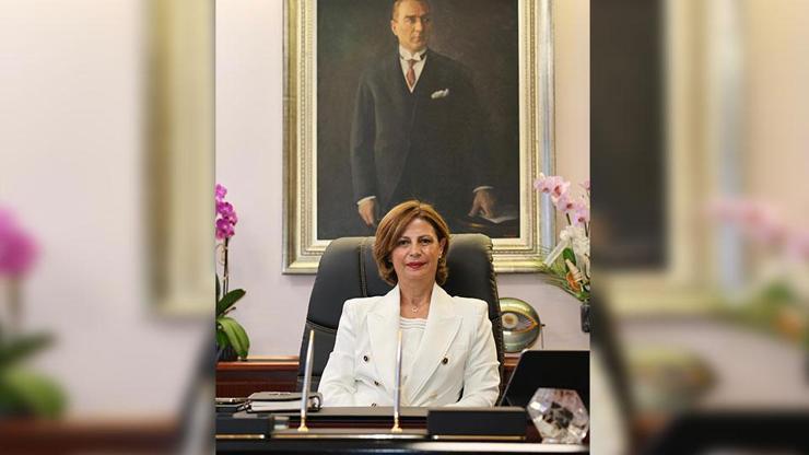 Eskişehir Büyükşehir Belediye Başkanı Ünlüce, Yeni Parti'ye geçti Eskişehir Büyükşehir Belediye Başkanı Ünlüce, Yeni Parti'ye geçti