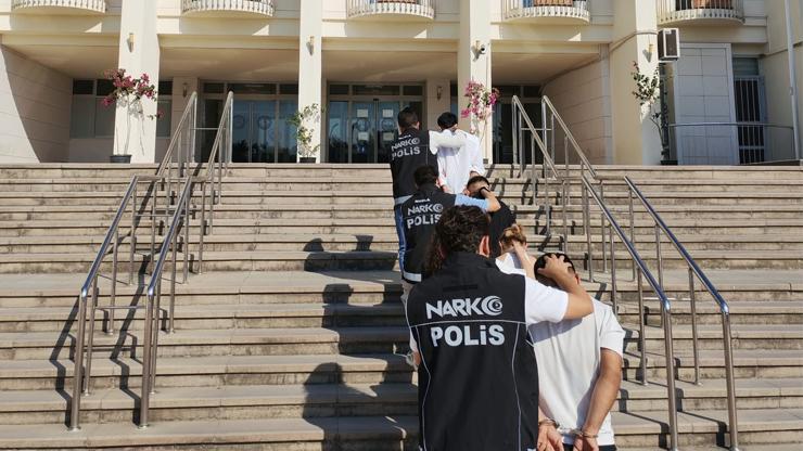 Bodrum’da uyuşturucu operasyonu: 3 şüpheli tutuklandı Bodrum’da uyuşturucu operasyonu: 3 şüpheli tutuklandı
