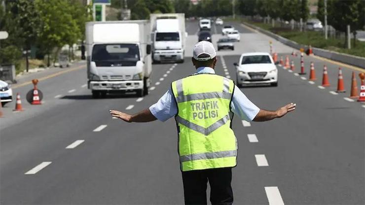 Trafiğe çıkacaklar dikkat: İstanbul'da bazı yollar trafiğe kapatıldı