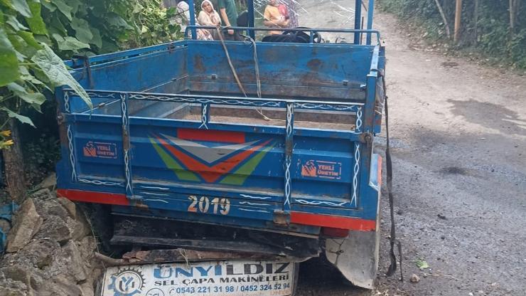 Ordu'da patpat devrildi: 8 kişi yaralandı Ordu'da patpat devrildi: 8 kişi yaralandı