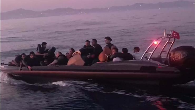 Milas açıklarında lastik botta 23 kaçak göçmen yakalandı
