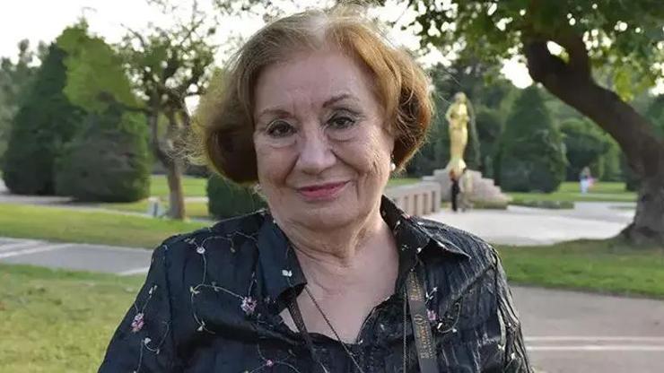 ‘Aşk-ı Memnunun ‘Arsen Halası Gülsen Tuncerden Üzücü Haber Konuşma ve Yazma Yeteneğini Kaybetti
