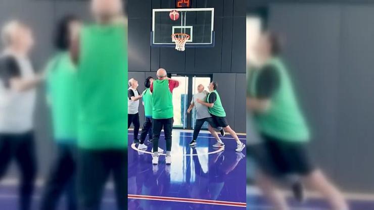 Cumhurbaşkanı Erdoğandan mesaiye basket arası | Varank o maçtan görüntü paylaştı: Yine kazandı